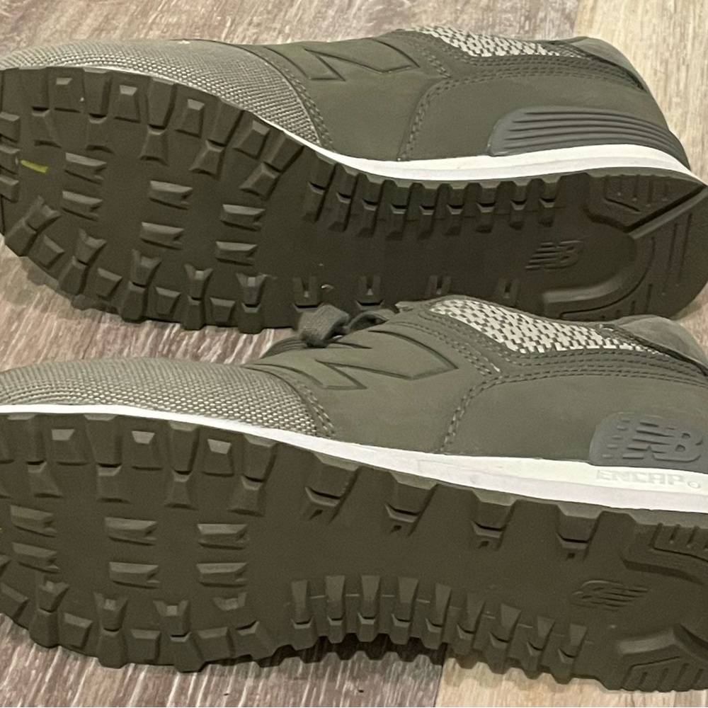 Womens New Balance 574 Military Foliage Green Size 7.5 - Picture 2 of 8